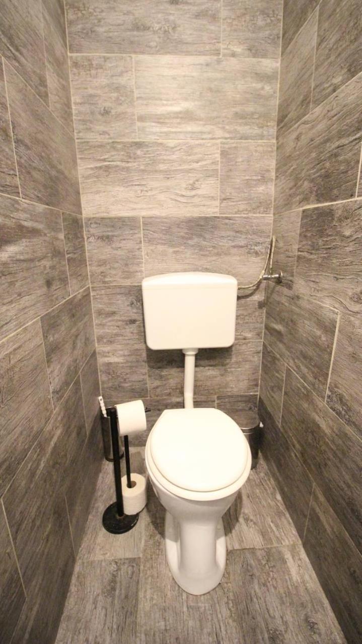 Family Studio In Akh Area Вена Экстерьер фото